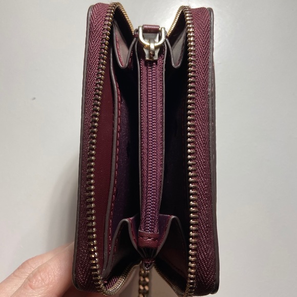 Kate Spade Wallet - Picture 3 of 4